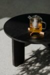 nooma_fur17293_kuvunestoftables_oak_vulcanoblack-1